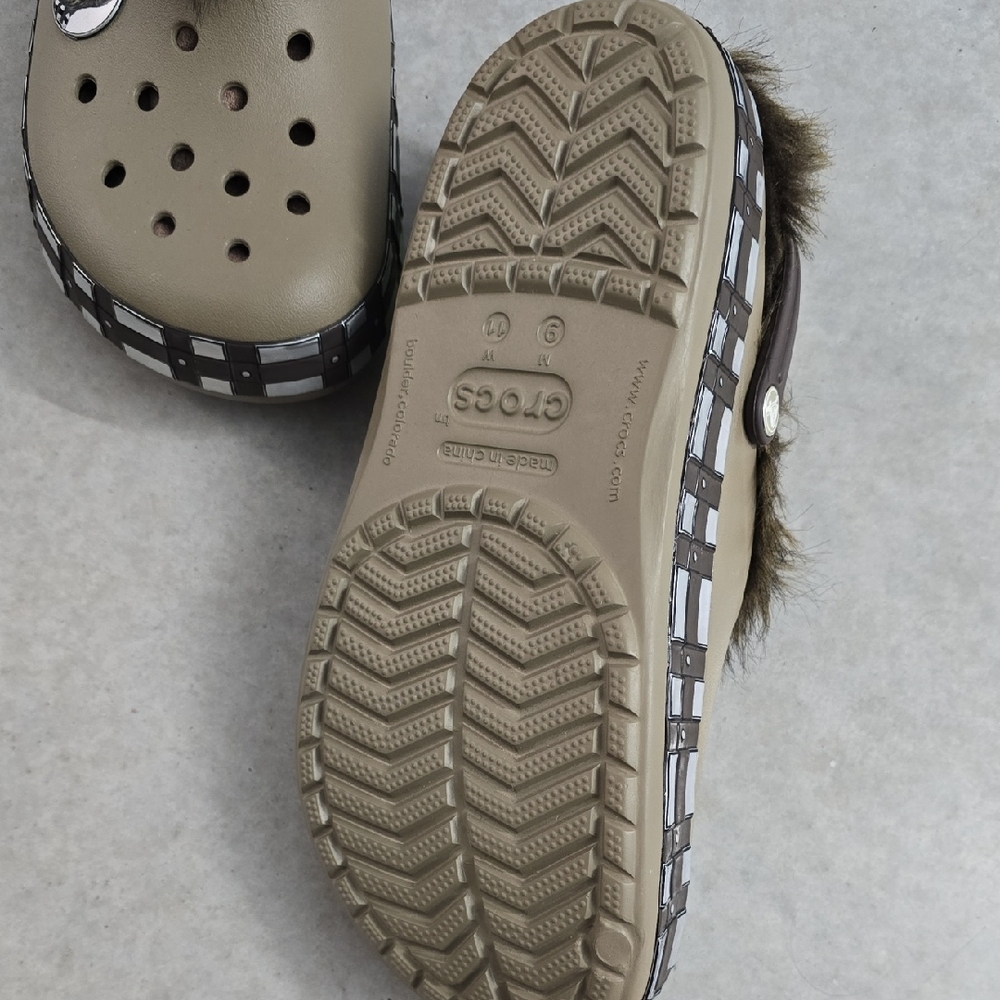 Stra Wars CROCS Kids' Fuzzy Lined Slippers - Tan - Picture 2 of 2